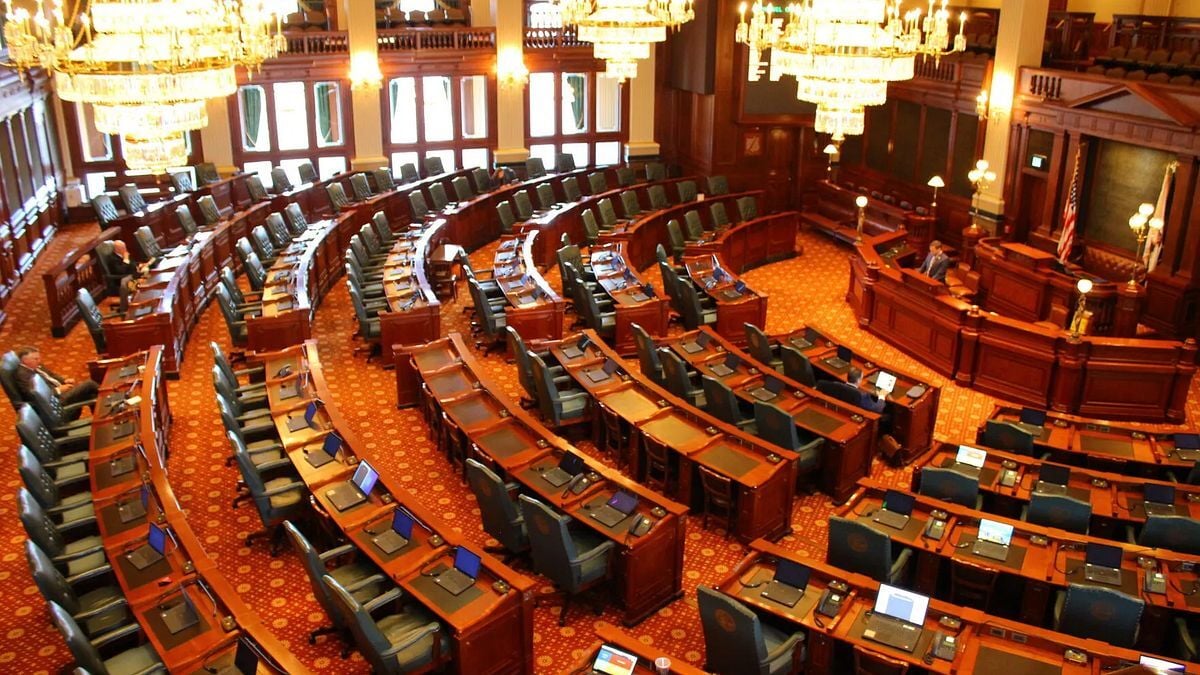 thecentersquare.com - Greg Bishop - Illinois quick hits: House passes measure to restrict insurance price increases