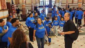 Families push to extend Illinois’ school choice program at start of veto session