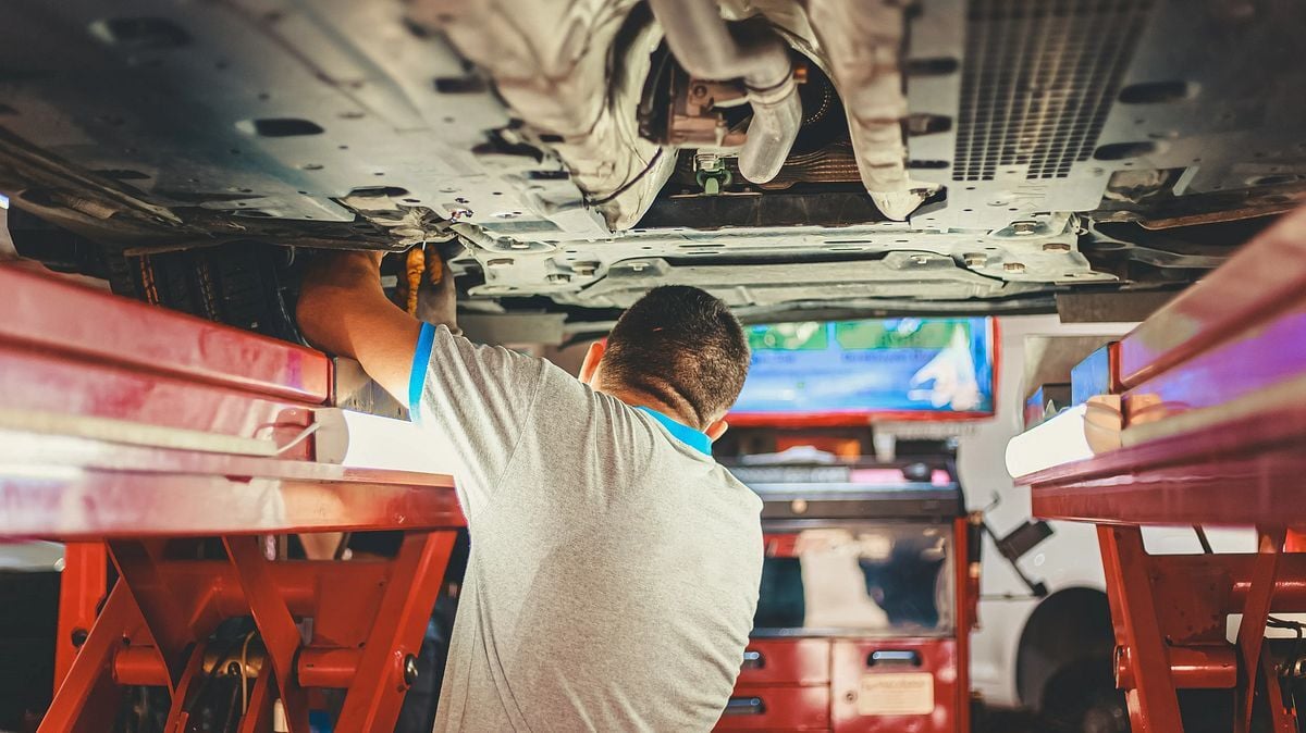 thecentersquare.com - Brett Rowland - Canada looks to shift auto industry away from U.S.