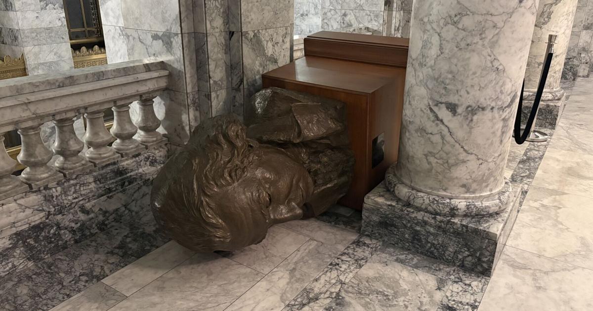 Crime comes to Olympia: Intruder breaks into, vandalizes Legislative Building