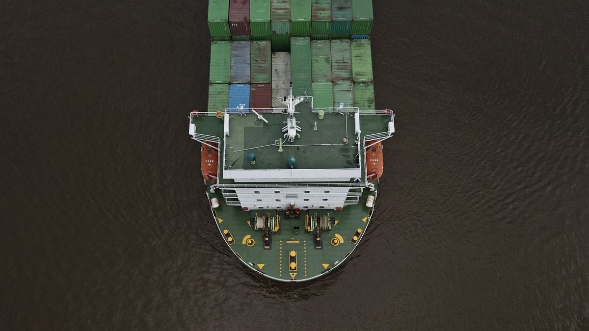 Iranian port blockade set to begin