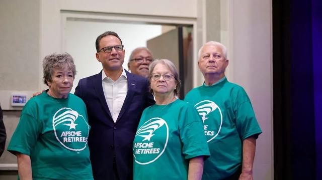 Some retired public servants set for first pension raise since 2002