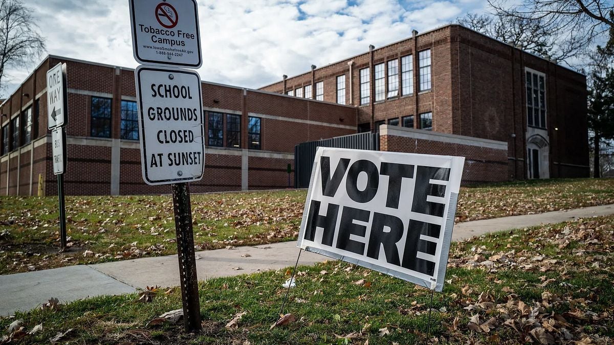 Incumbents survive Indiana U.S. House challenges