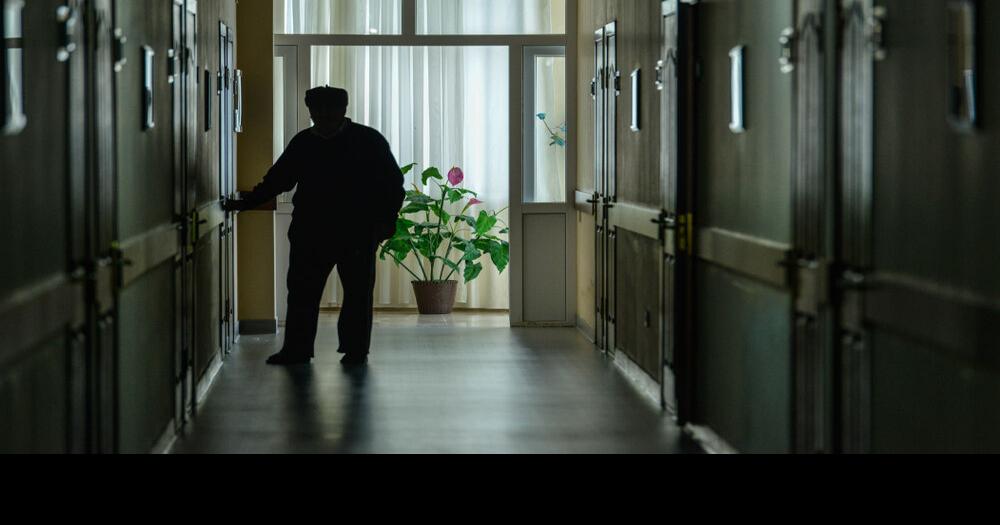 Report gives Illinois nursing homes low marks