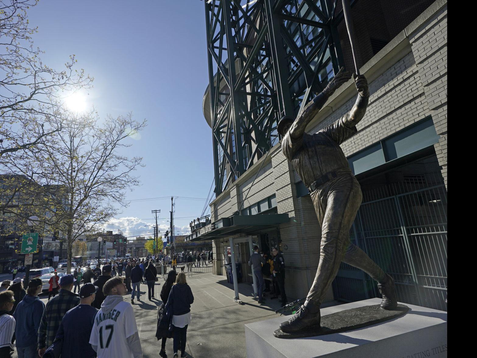 New Edgar Martinez statue revealed 