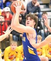 Union boys' cagers see district tile run end