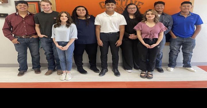 Gustine ISD Seniors Comanche County School News thecomanchechief com