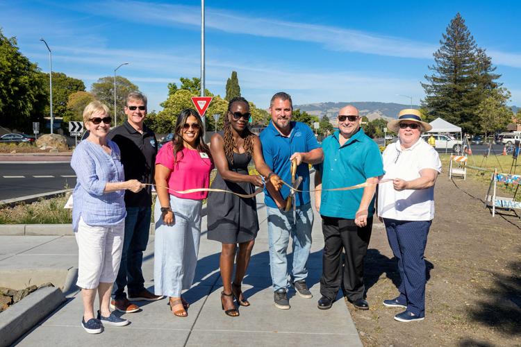 Southwest and Commerce roundabout completed Community