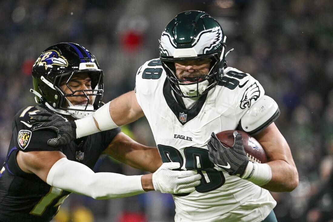 Report: Eagles Placing TE Dallas Goedert (knee) On Injured Reserve ...