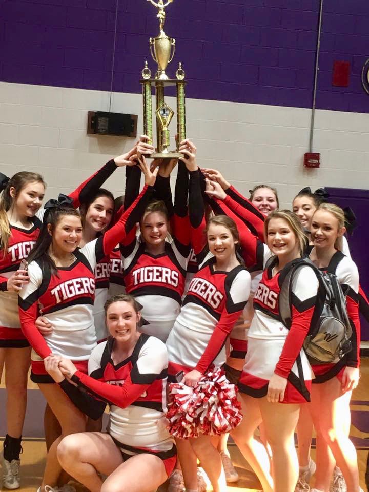 Oak Grove High School Cheerleaders Bring Home 1st Place Oak Grove Thecutoffnews Com