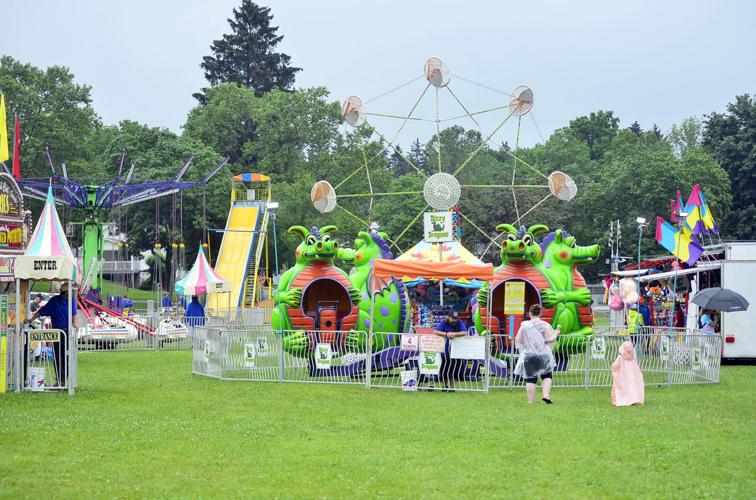 (WATCH) Fun in the rain at the Warsaw Fireman’s Carnival Top Story