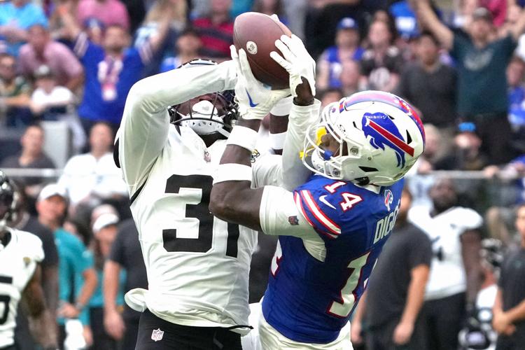 Miller makes presence felt during 1st 6 games with Bills