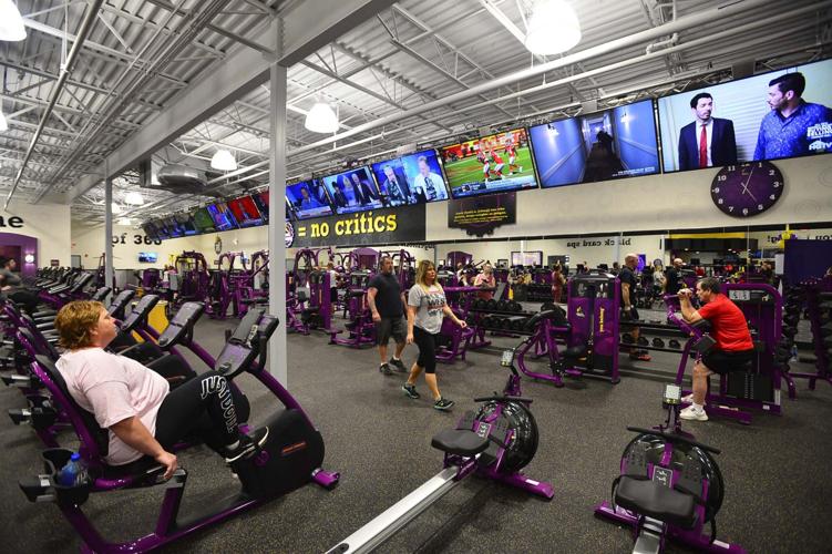 Planet Fitness holds grand opening celebration in Fontana, Business