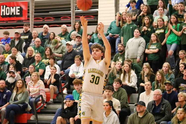 SEC. V BOYS BASKETBALL: Bauer's buzzer-beater helps York stun Alexander ...