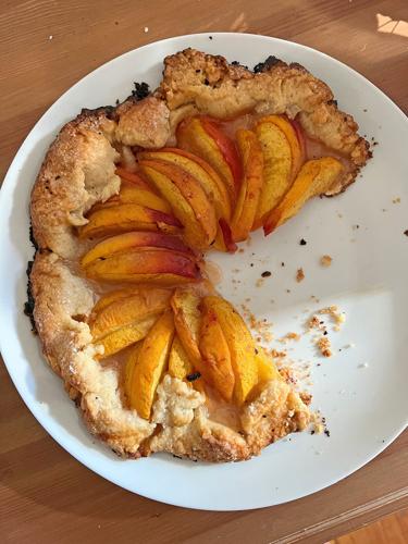 This crostata is easy peachy