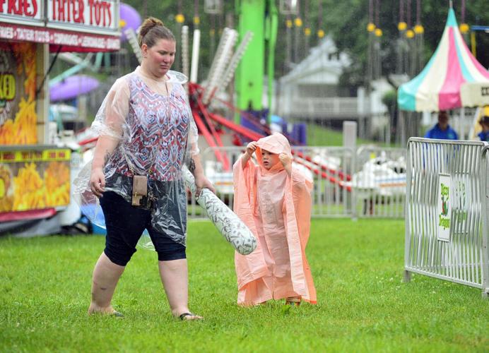 (WATCH) Fun in the rain at the Warsaw Fireman’s Carnival Top Story