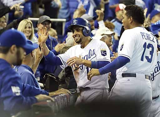 Giants rout Royals, take 1-0 World Series lead