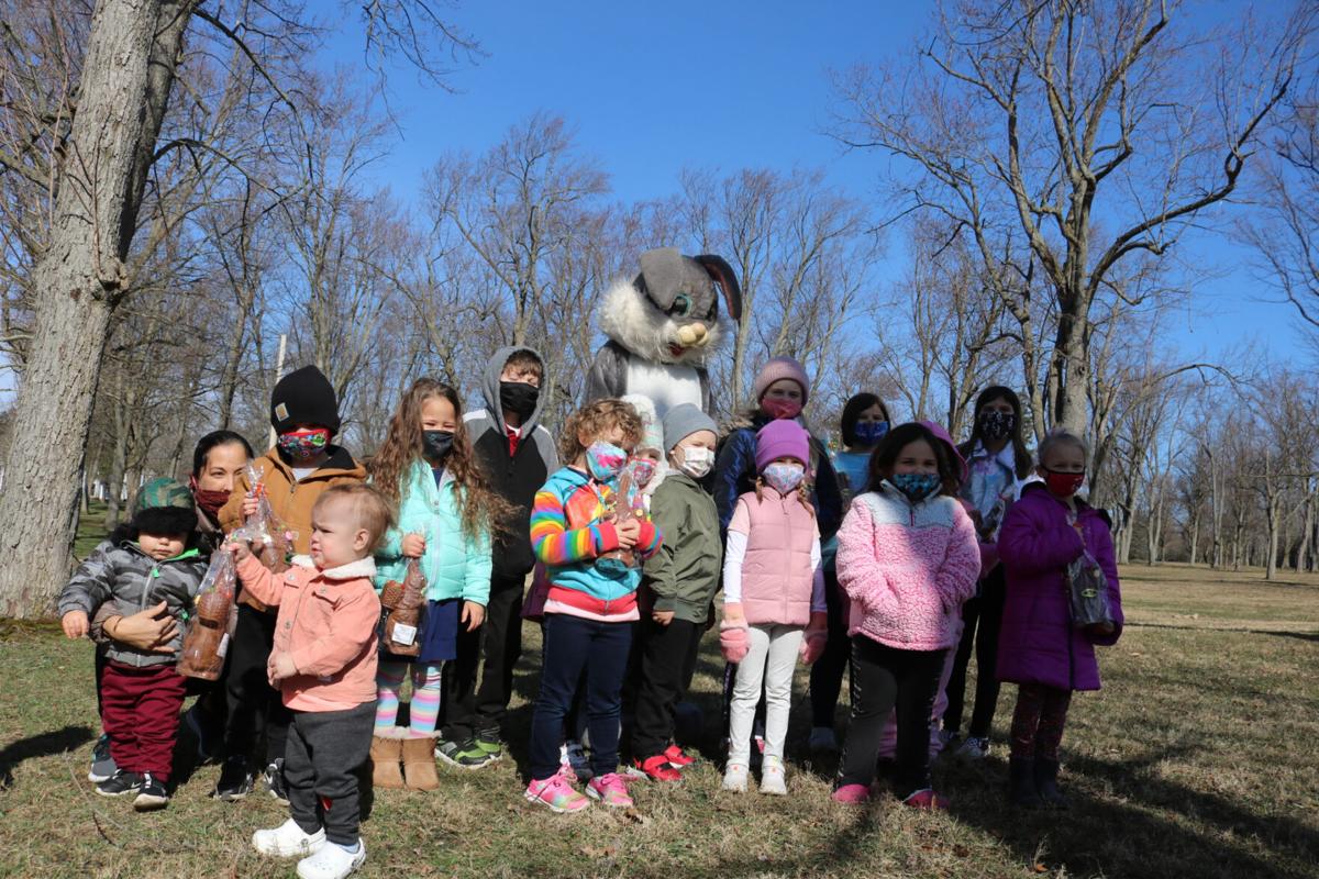 Kiwanis Presents Prizes For Finding Golden Eggs Top Story Thedailynewsonline Com