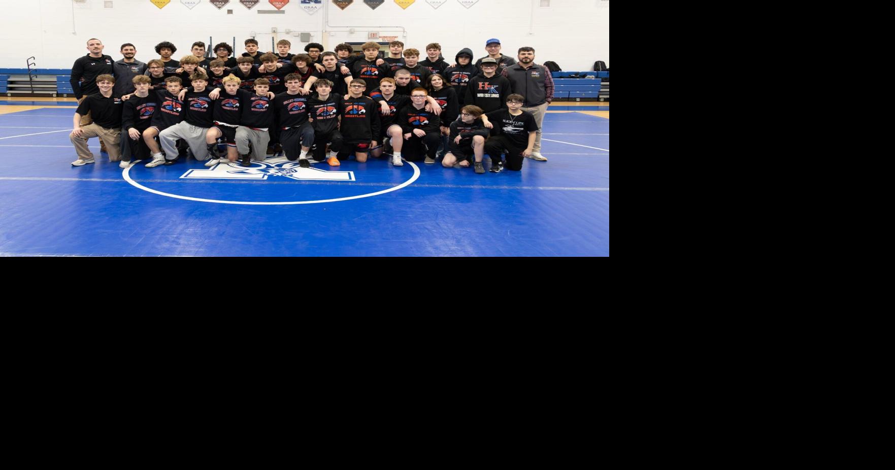 Holley/Kendall knocks off Perry; Cal-Mum rolls East High