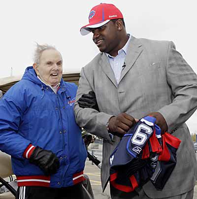 Late Bills owner Ralph Wilson leaves fortune to help Buffalo, Detroit