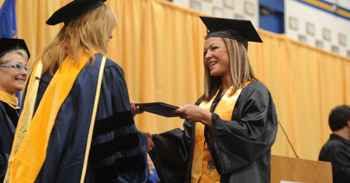 GCC_Graduation_209.JPG | | thedailynewsonline.com