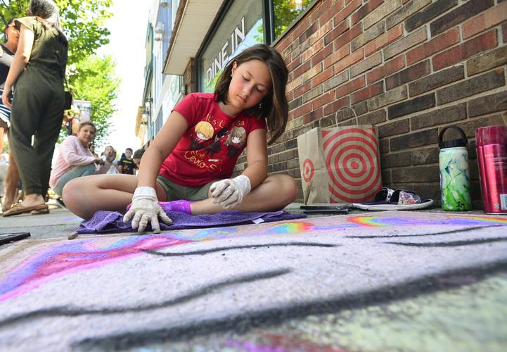 WATCH Beautiful art and supreme sunshine mix at Perry Chalk Art