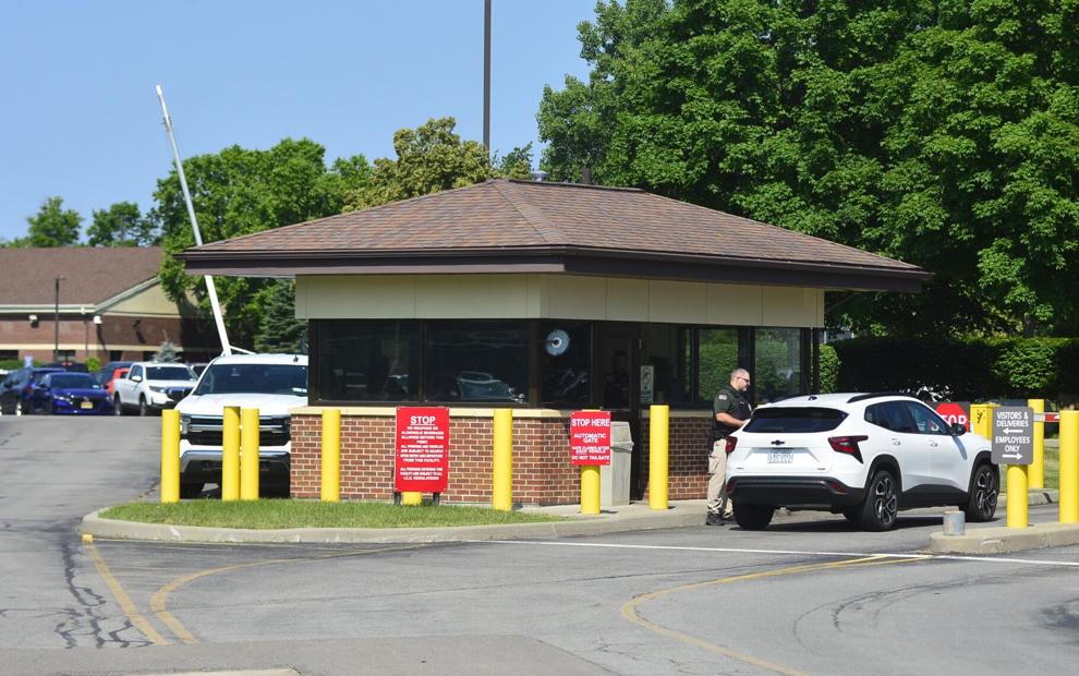 ICE expanding Batavia detention center