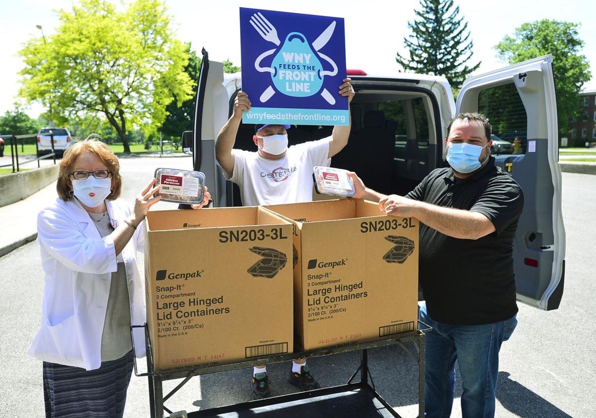 Watch Batavia Va Workers Get Donation Of 120 Meals Local News Thedailynewsonline Com
