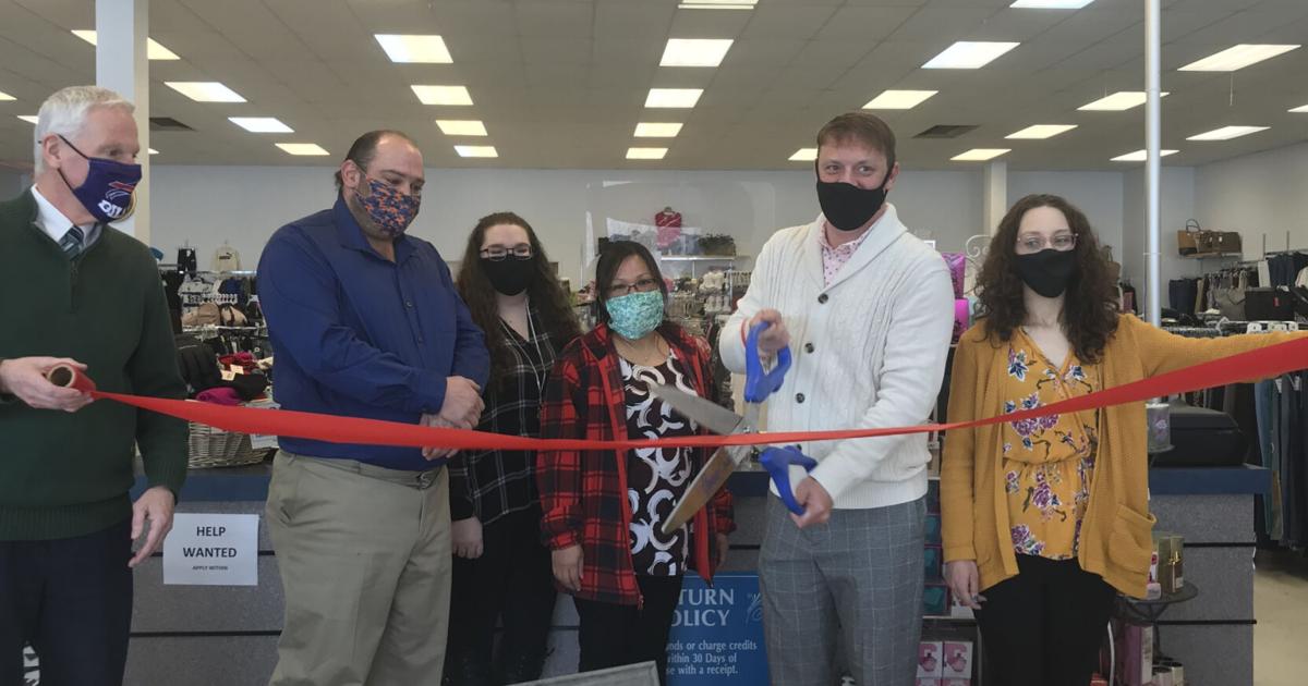 Label Shopper hosts ribbon cutting | Top Story ...