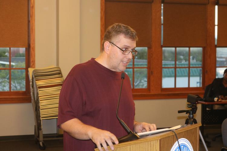 Farm animals Most residents at hearing support restrictions in city