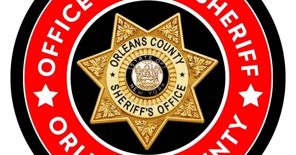 Deputies: Woman struck man in head with machete - Vimarsana News