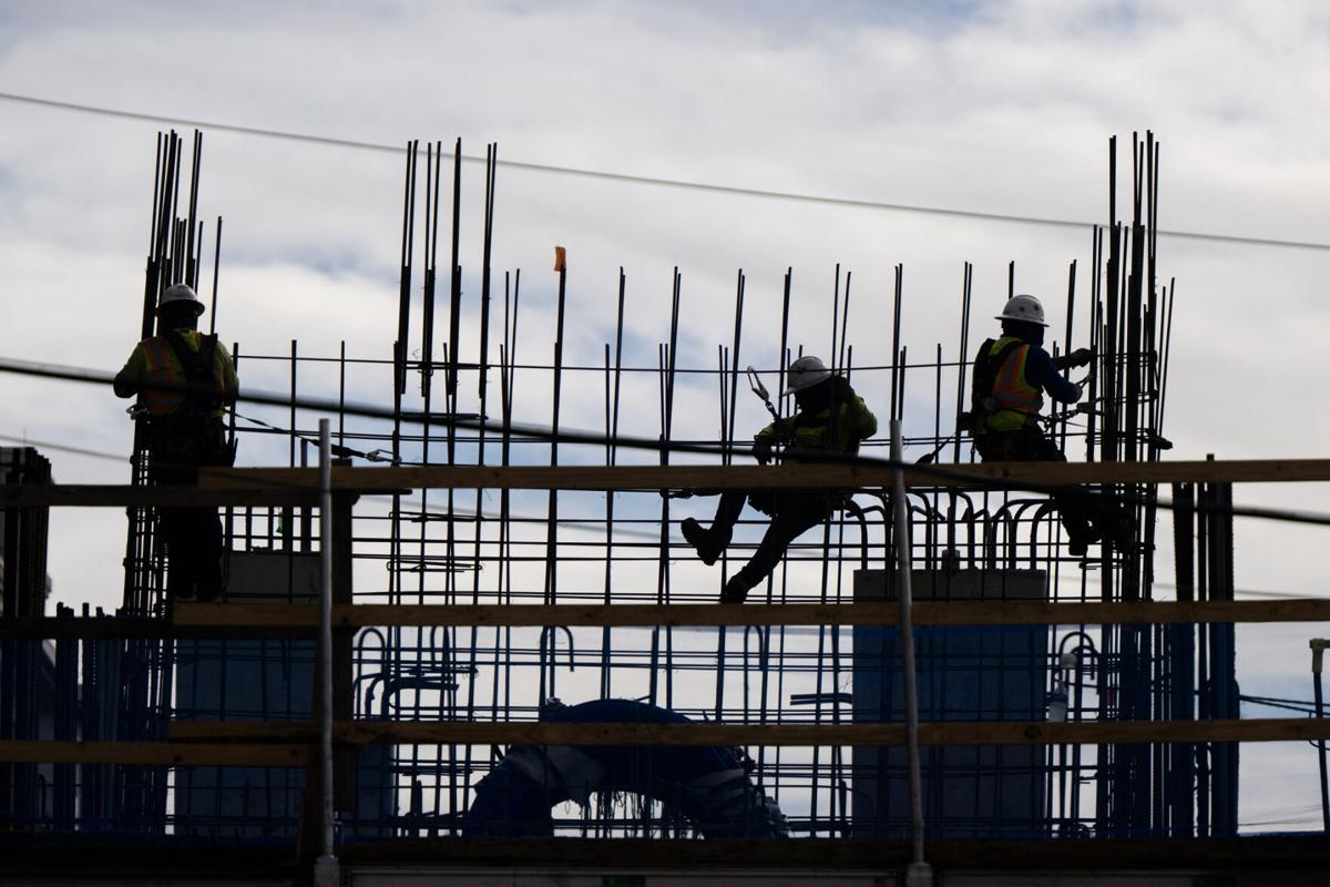 Workers at risk: Many states decline to require water breaks for outdoor  workers in extreme heat | Top Story | thedailynewsonline.com