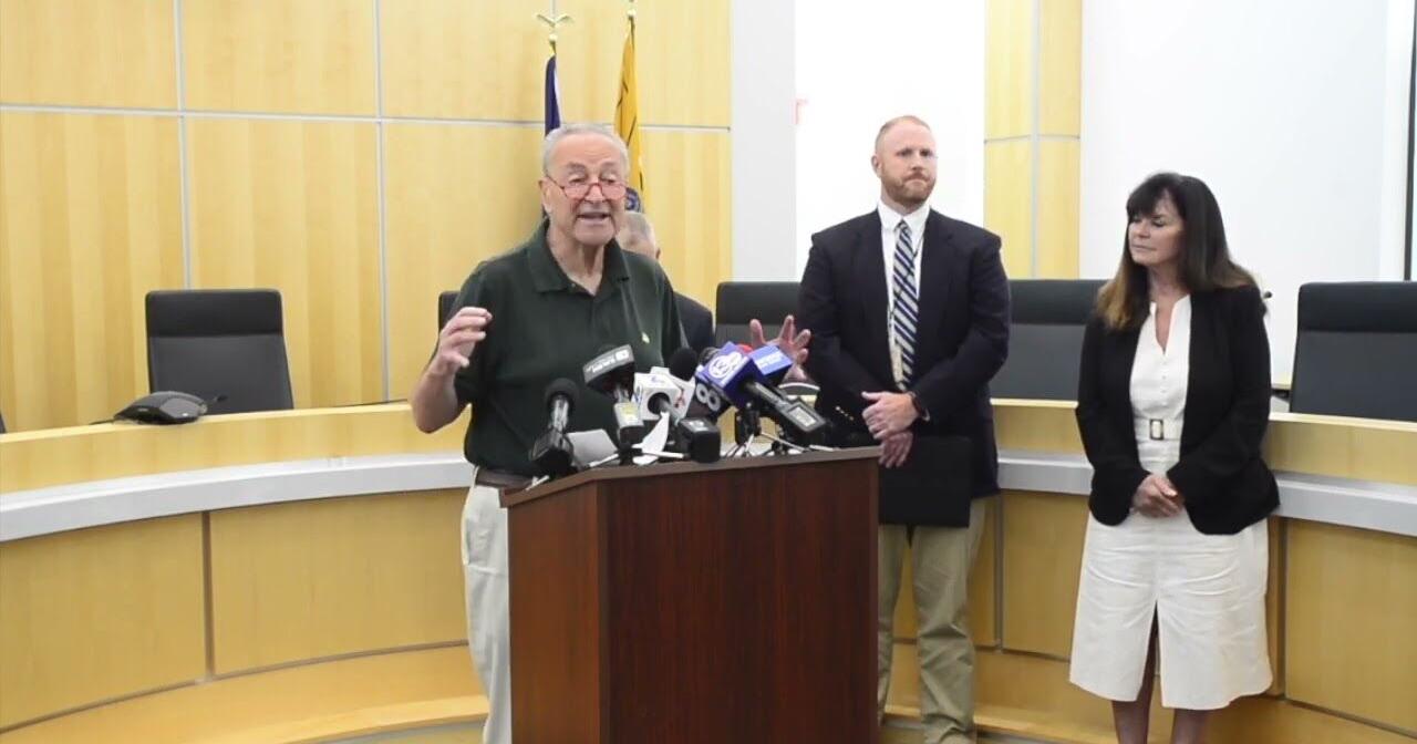 WATCH: Schumer targets fentanyl in Orleans County appearance - Vimarsana News