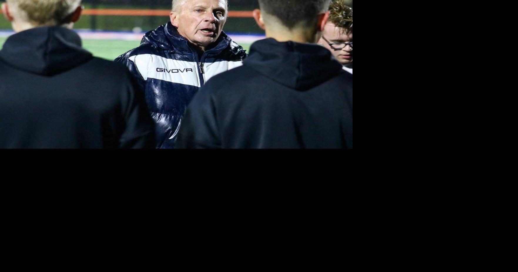Coaching legend Ray Maxwell retires after illustrious career at Livonia ...