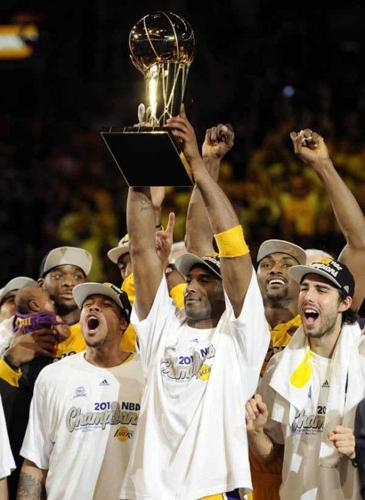 Bryant, Jackson and the Lakers Add to Their Trophy Collections