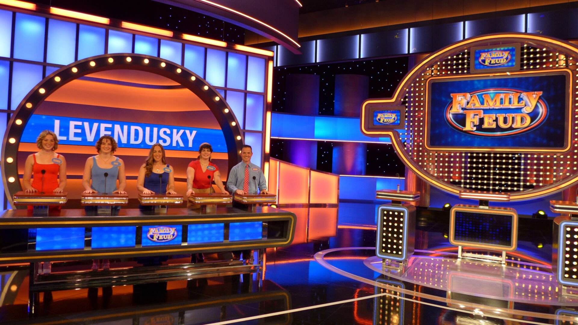 play family feud on zoom