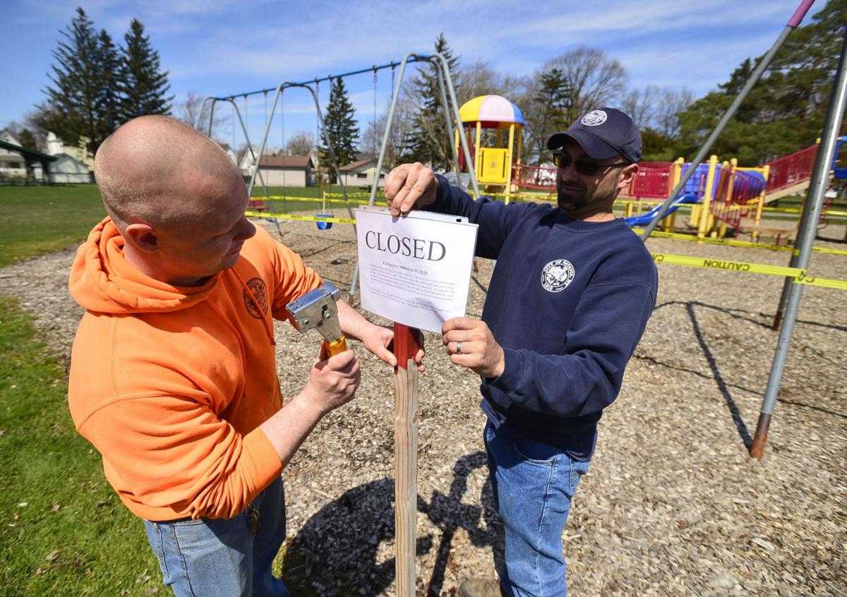 Photo Package Playgrounds And Basketball Courts Close In Batavia