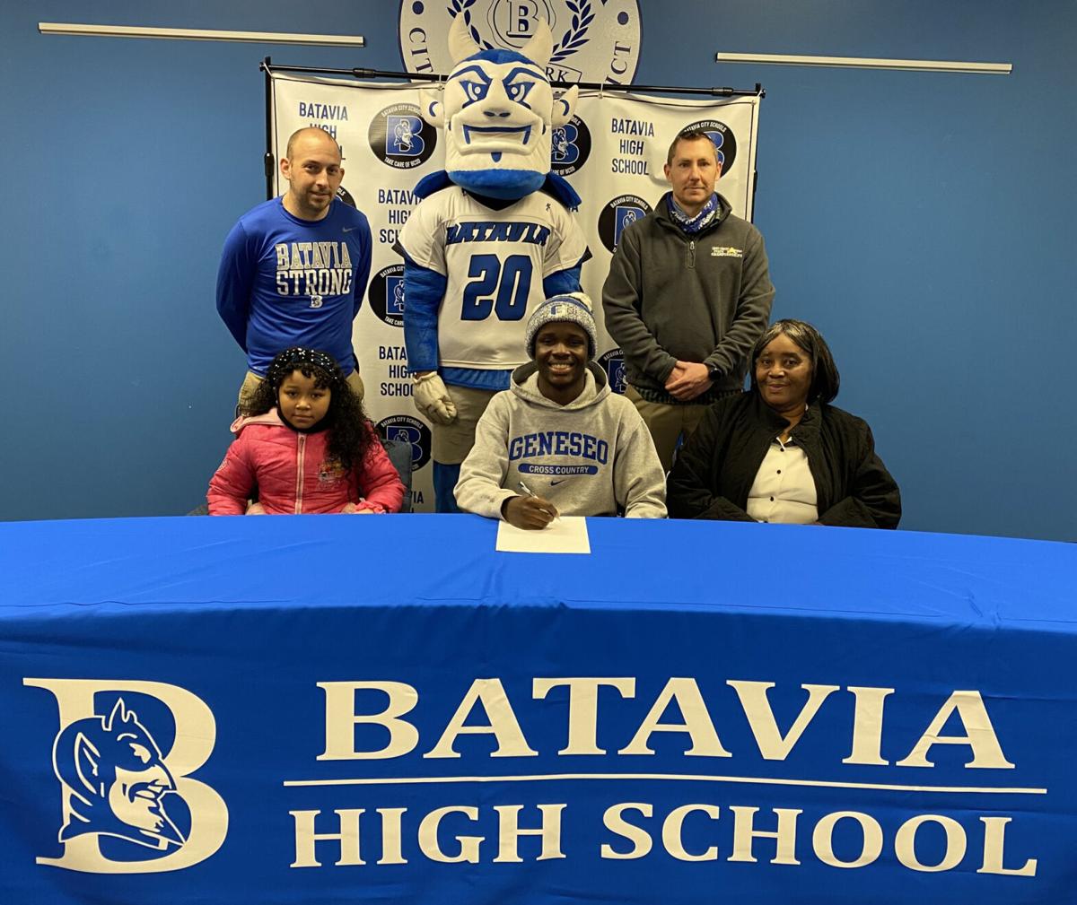 Signings Five Batavia Athletes Set To Continue Career At Collegiate Level Sports Thedailynewsonline Com