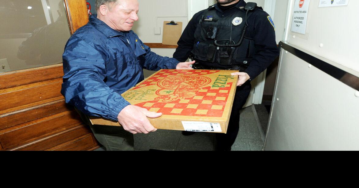 Hawley thanks police with pizzas News