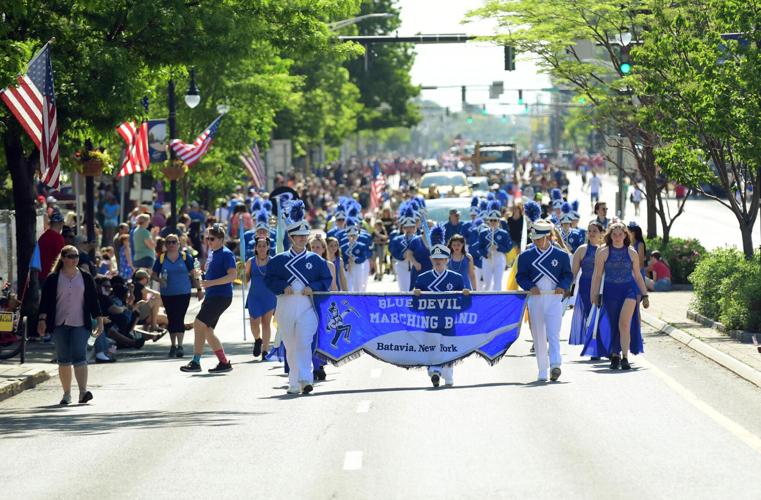 (WATCH) A solemn holiday Memorial Day ceremonies remember sacrifices