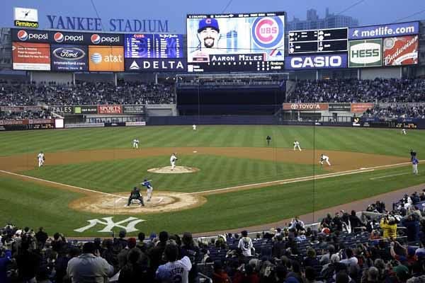 Fan on the Field Gets Lit Up By Security During Yankees - Mets Game