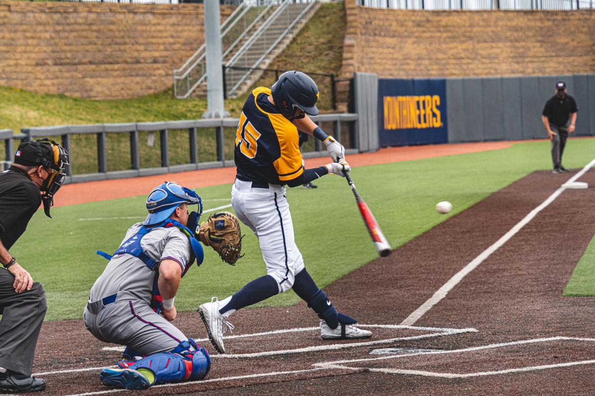 Malecki_0327Baseball1-3.jpg