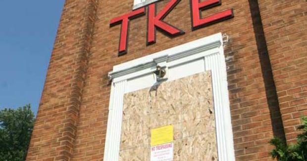 Tkep Building Tau Kappa Epsilon house closes | | thedaonline.com