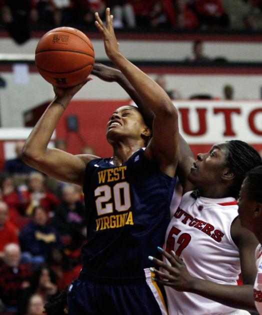 Women S Basketball Falls To Rutgers Sports Thedaonline Com