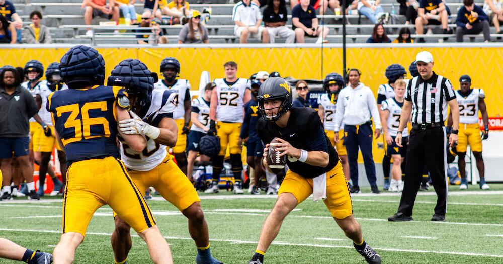 Inside Football s quarterback room WVU Football thedaonline com