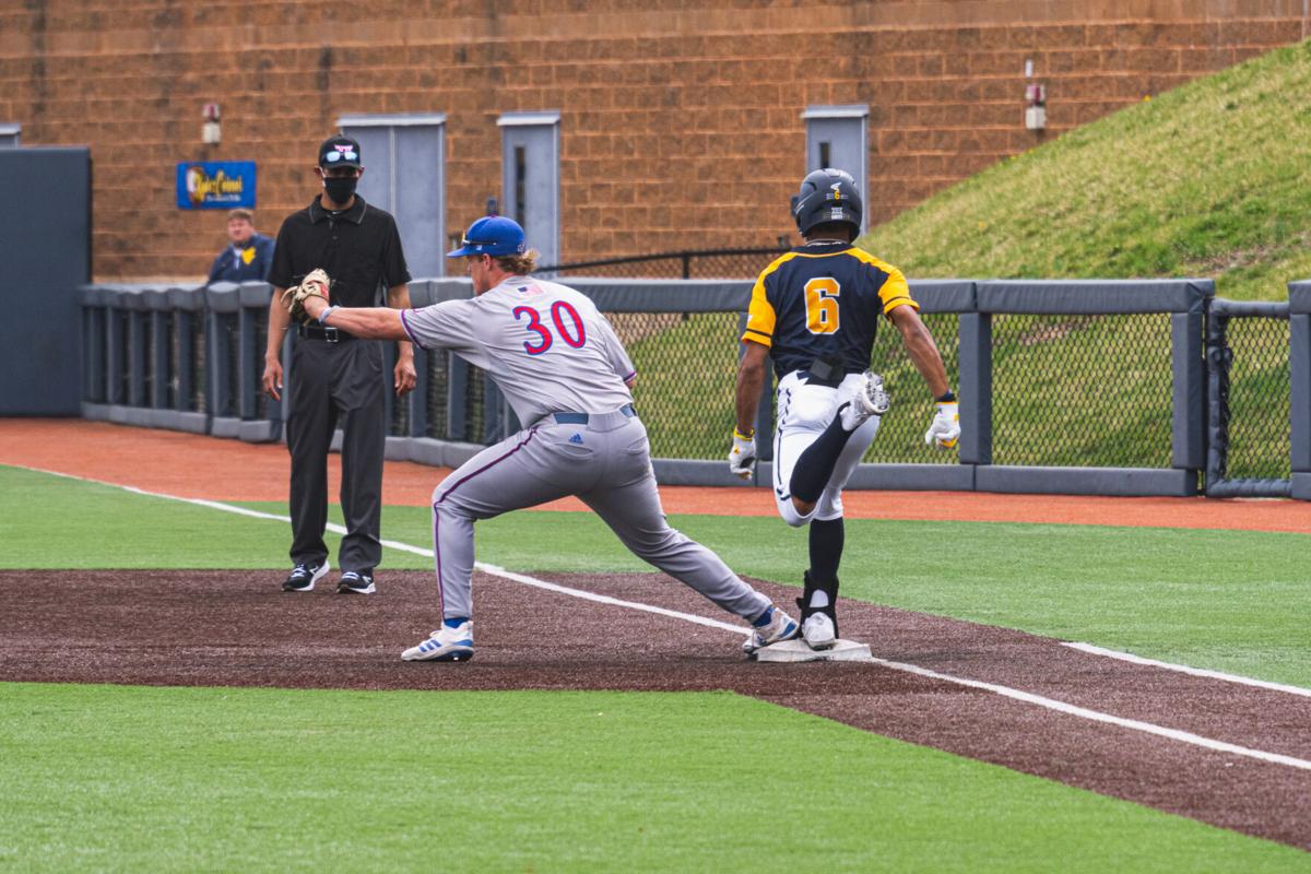 Malecki_0327Baseball1-14.jpg