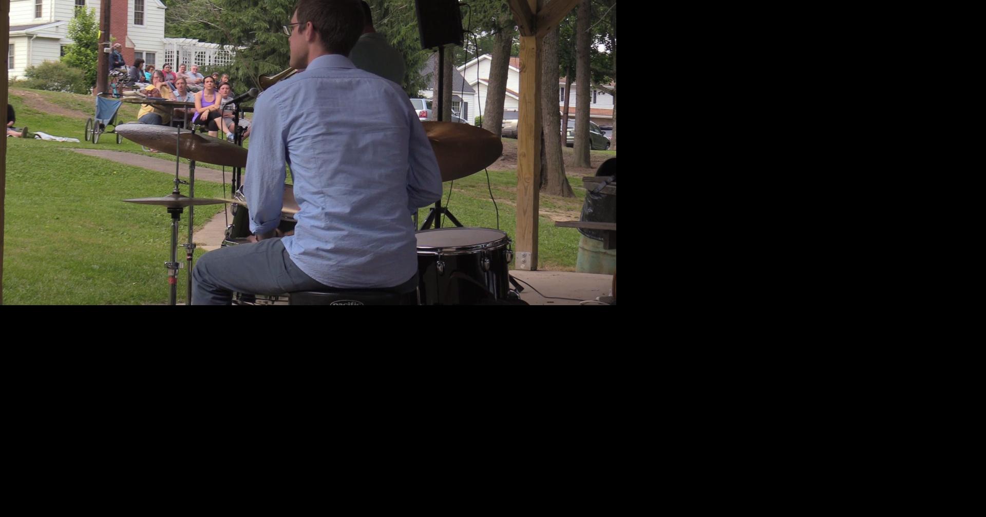 Jazz Brings Residents to Park Culture
