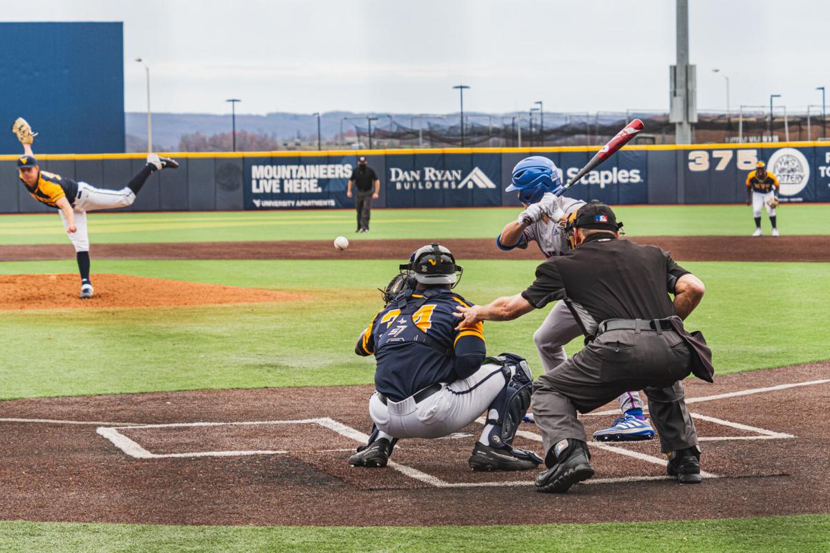 Malecki_0327Baseball1-6.jpg