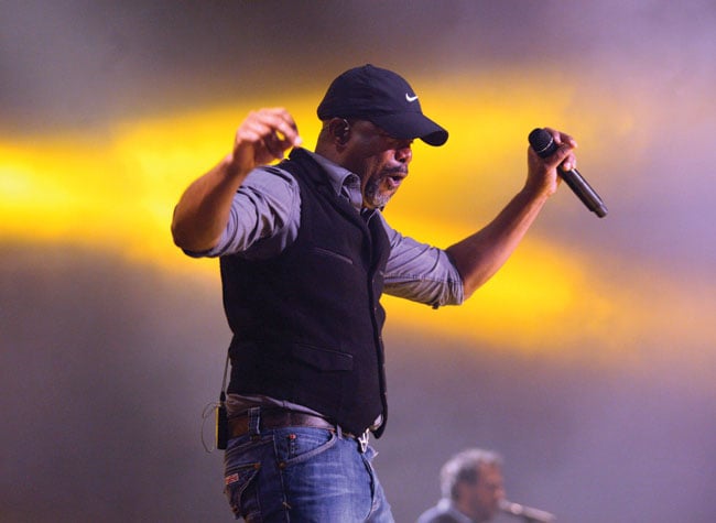 Darius Rucker plays old favorites, Culture