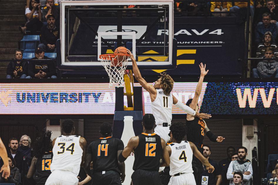 No 17 West Virginia Beats Oklahoma State 65 47